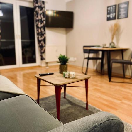 Saniertes Studio - Elisa - Mit Balkon, Wlan, Smart-Tv & Kueche In City-Naehe Erfurt Exteriér fotografie