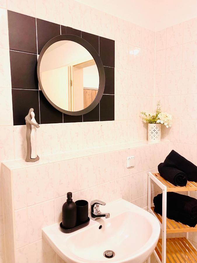Saniertes Studio - Elisa - Mit Balkon, Wlan, Smart-Tv & Kueche In City-Naehe Erfurt Exteriér fotografie